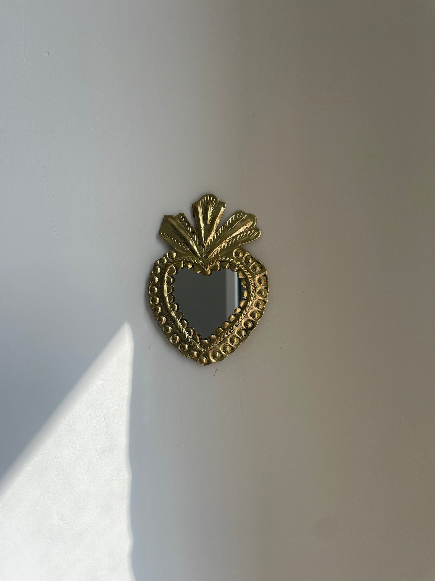 ORÉE Mini miroir ex-voto cœur en laiton doré